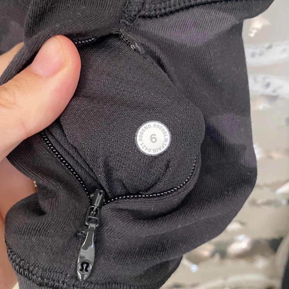 LULULEMON Black Camo Its Rulu Run Cropped Half-Zip Sweatshirt 6